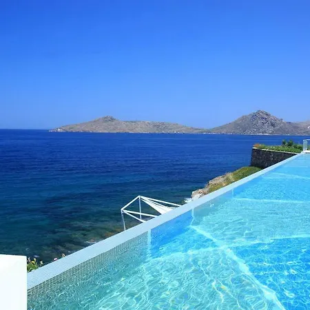 Apartments near the sea